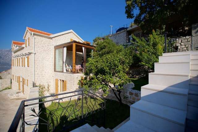 Отель Monte Bay Retreat Пераст-20